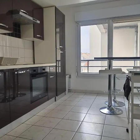 Apartment Confortable A Proximite Du Centre Reims